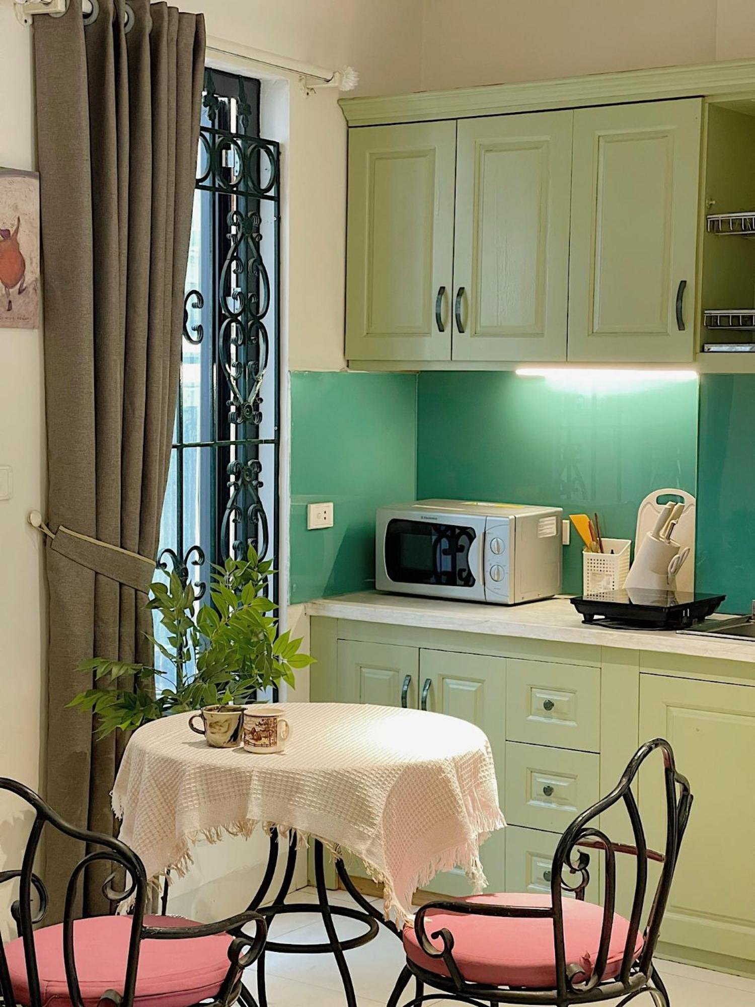 Migo Housing - Beer Street - Lift And Spacious - Ensuite Kitchen - Ensuite Bathroom Apartment Hanoi